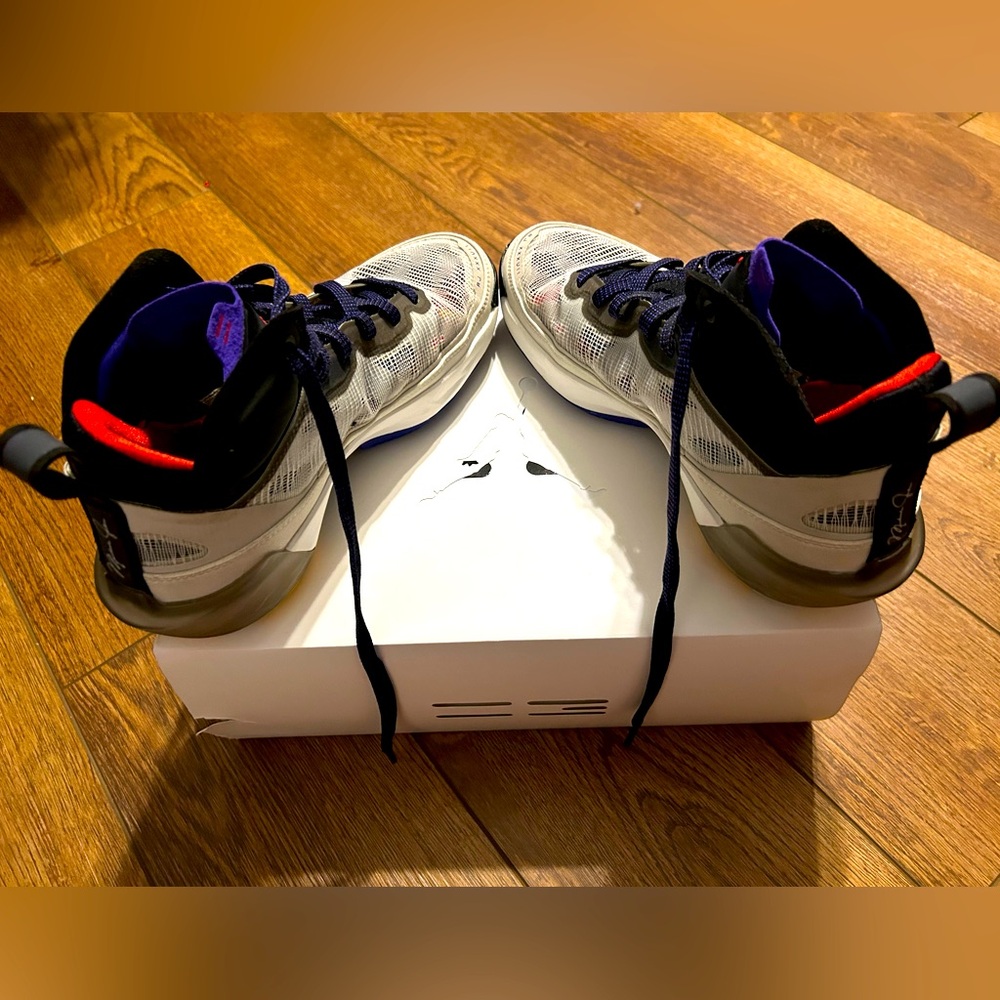 Air Jordan XXXVII (gs) size 5.5 basketball shoes (with box)